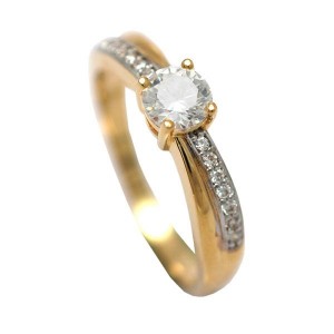 18k Gold plated ring with cubic zirconium